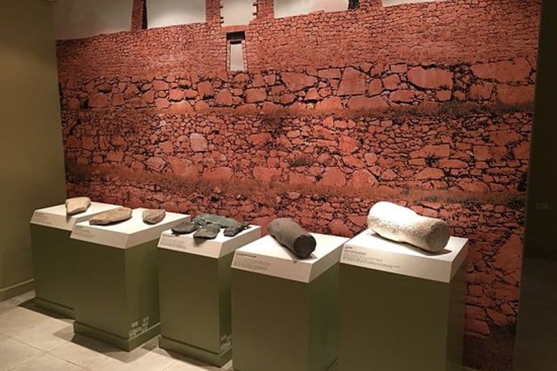 Ausstellung von gefundenen Objekten Ausstellung von gefundenen Objekten